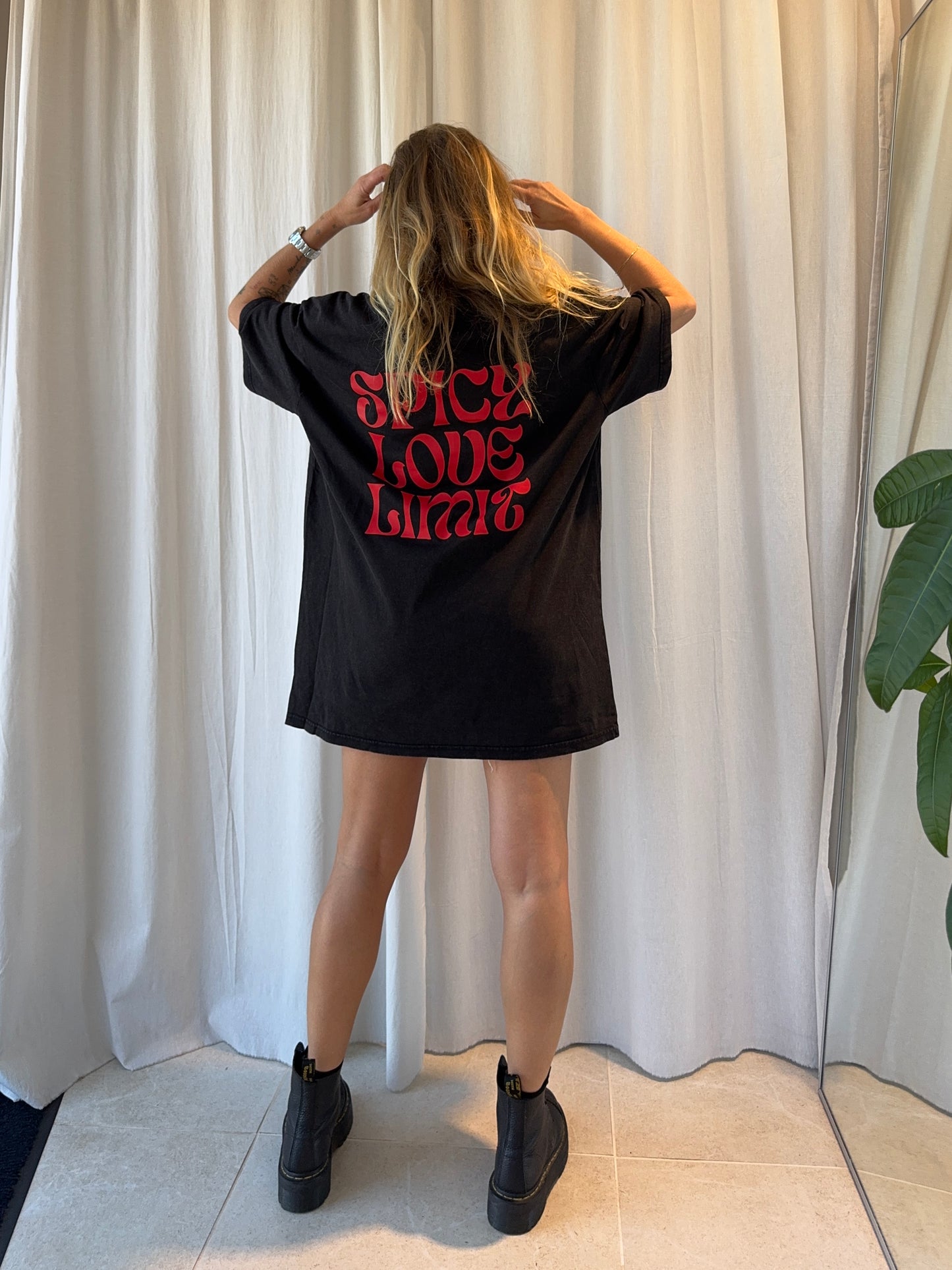TEESHIRT SPICY LOVE LIMIT NOIR