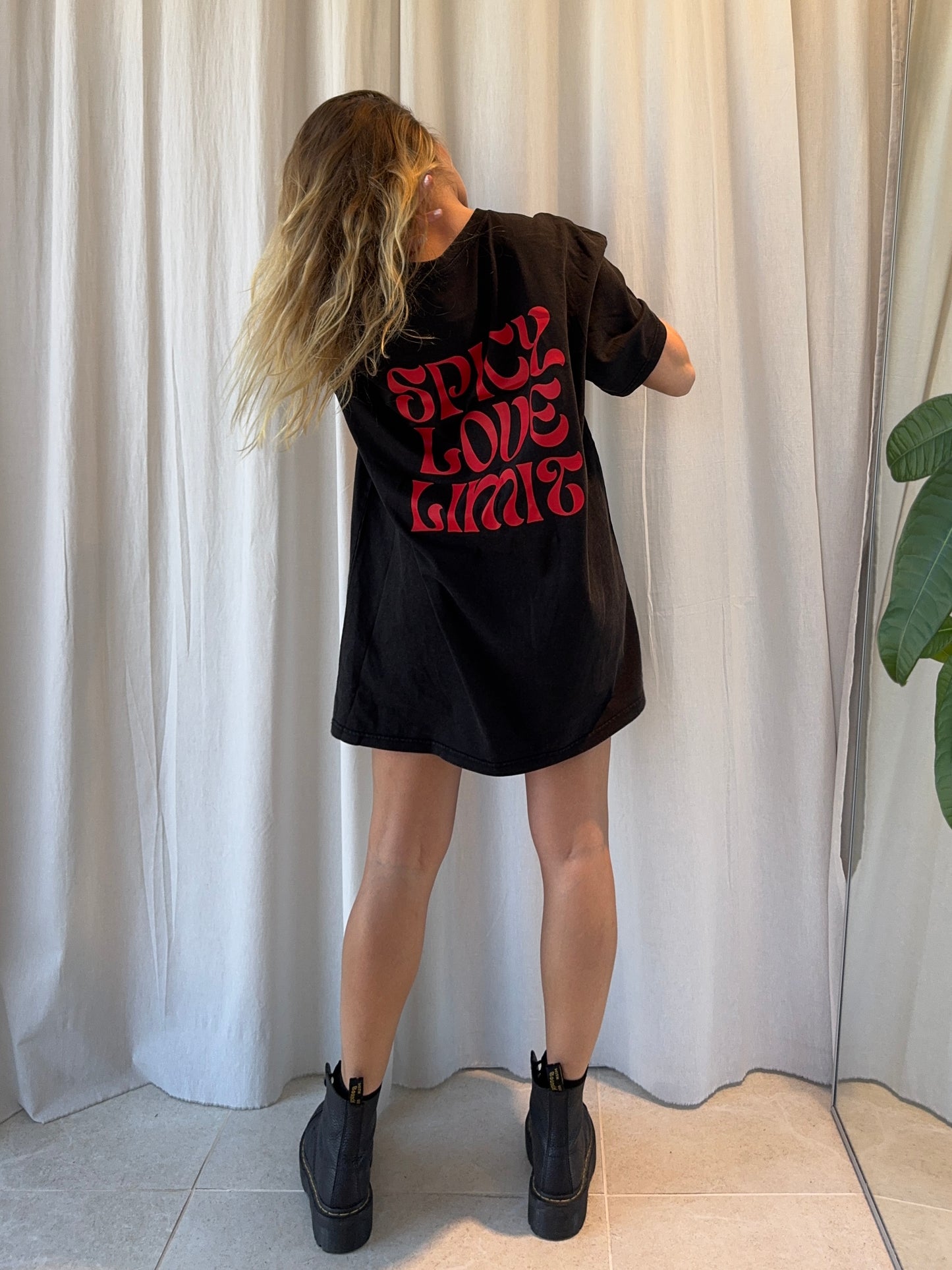 TEESHIRT SPICY LOVE LIMIT NOIR