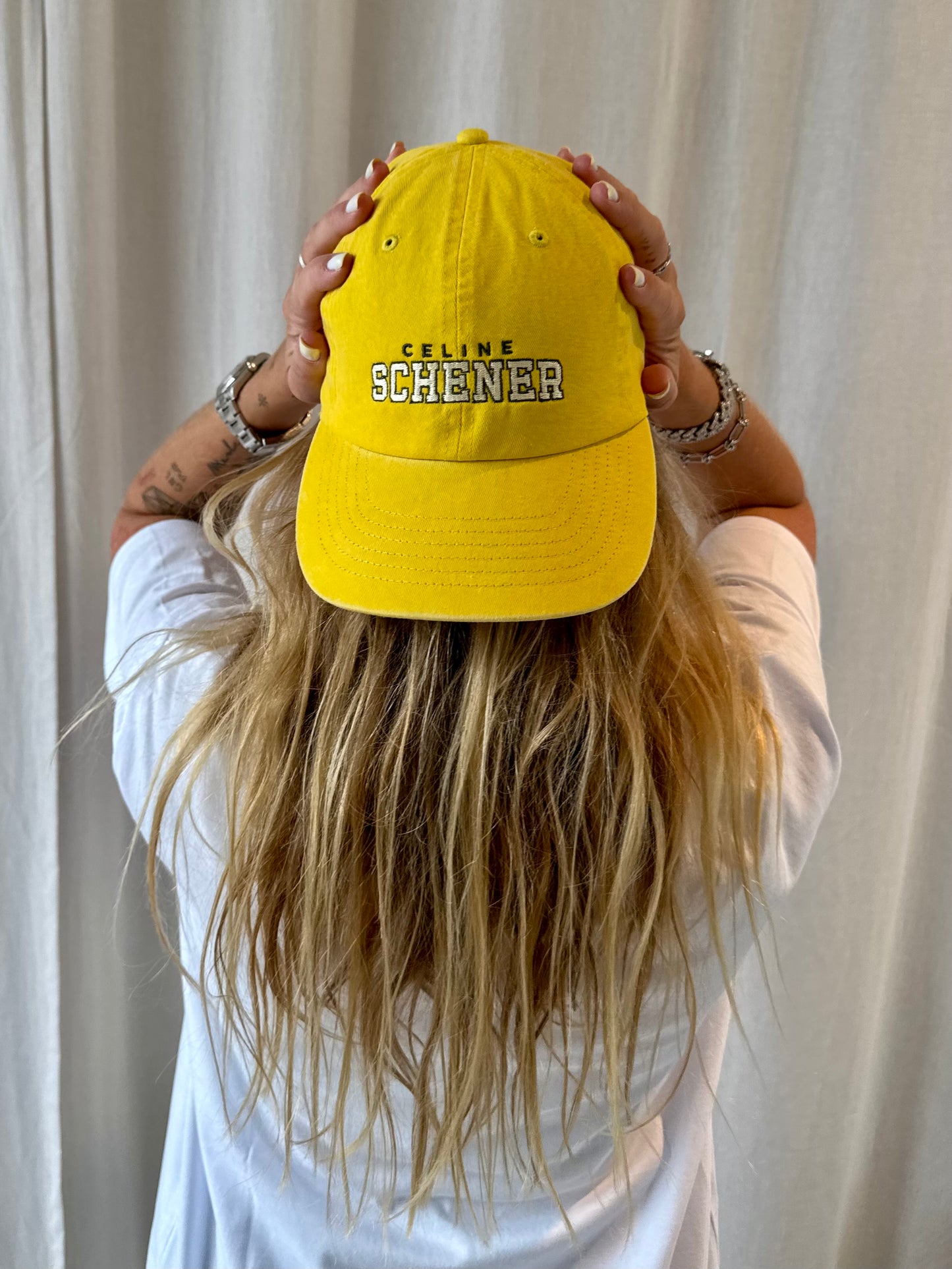 CASQUETTE JAUNE