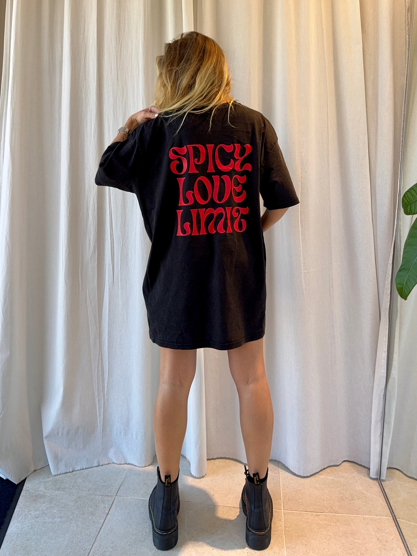 TEESHIRT SPICY LOVE LIMIT NOIR