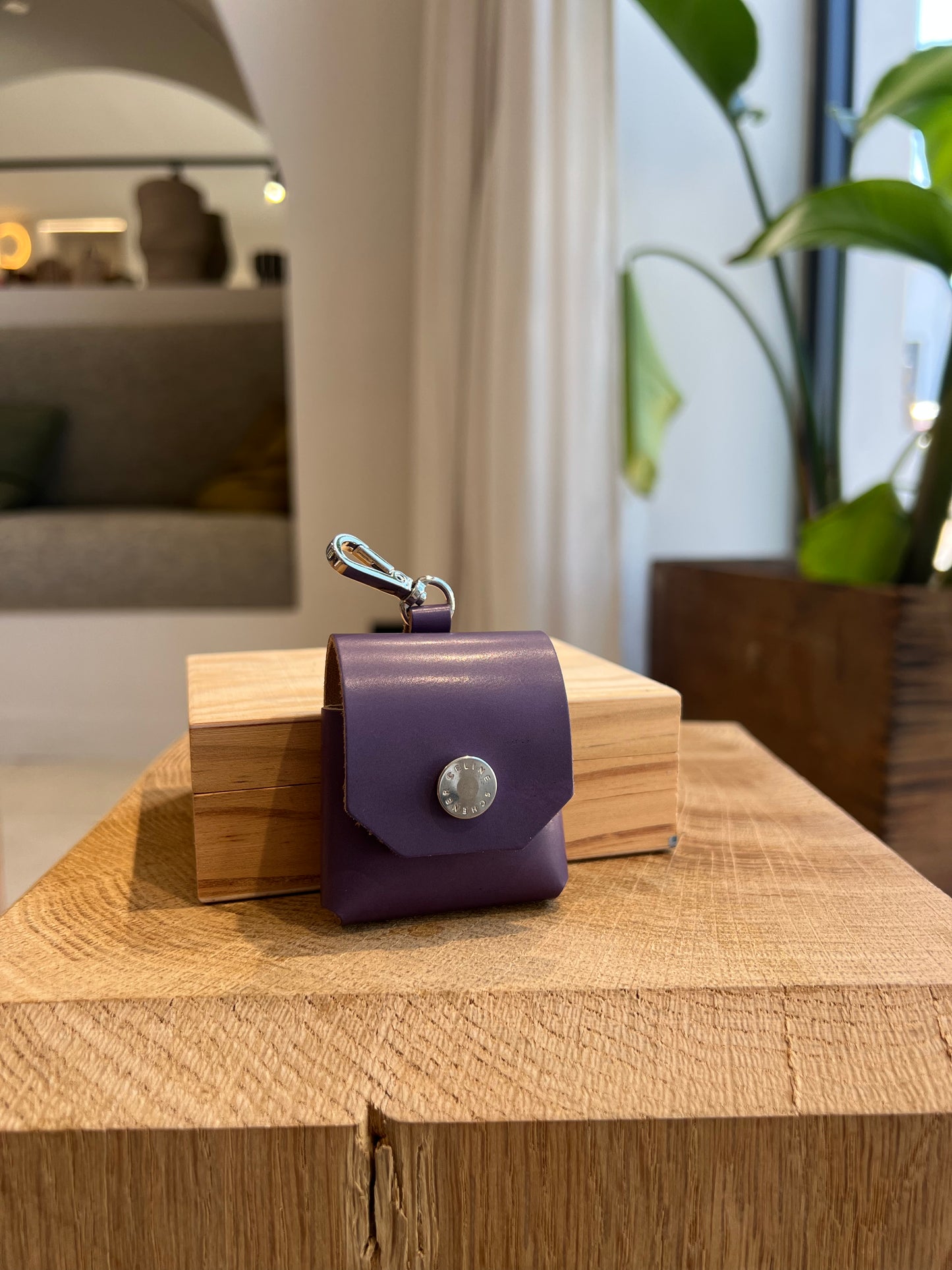 HOUSSE AIRPODS VIOLET CUIR LISSE
