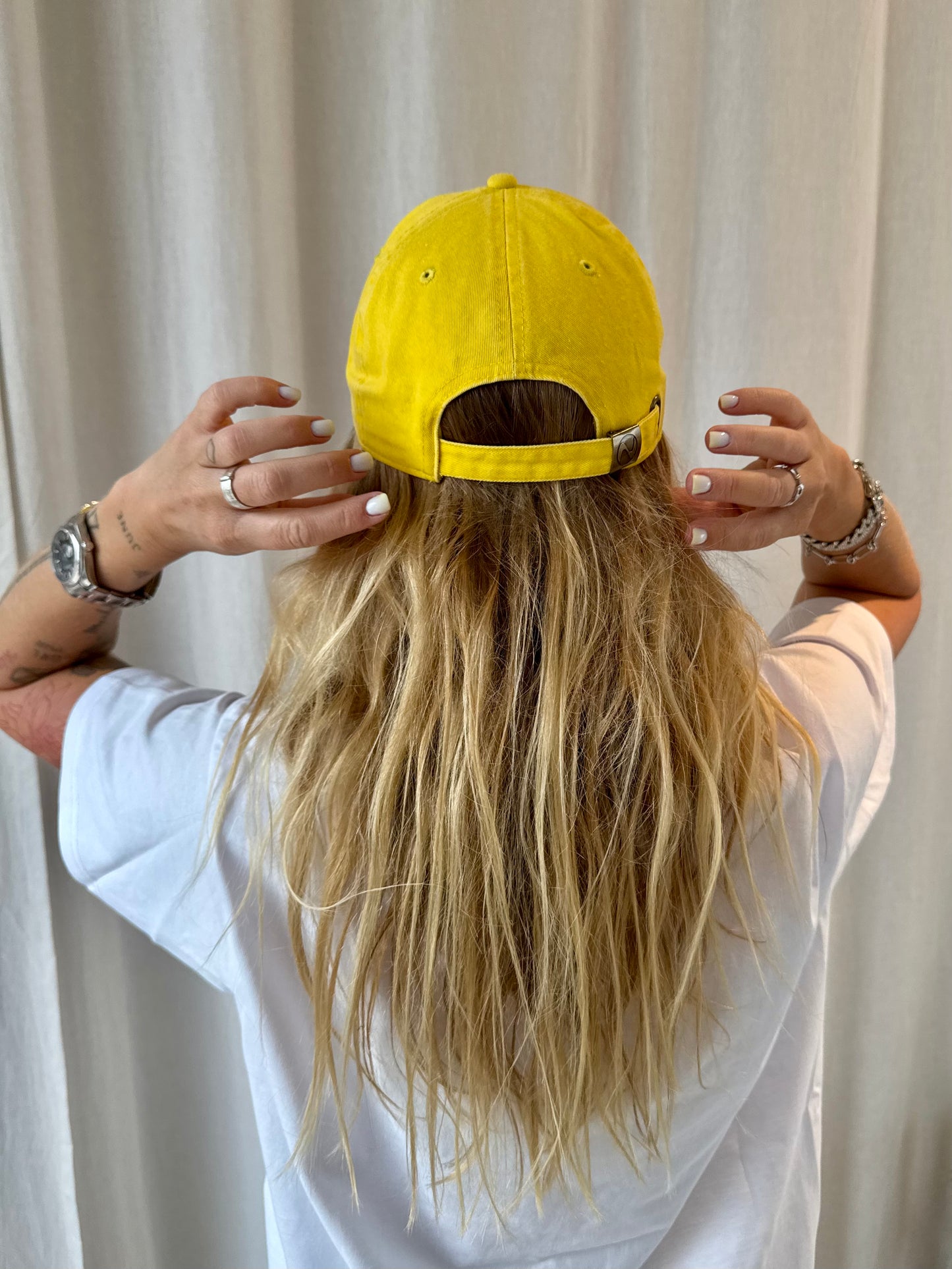 CASQUETTE JAUNE