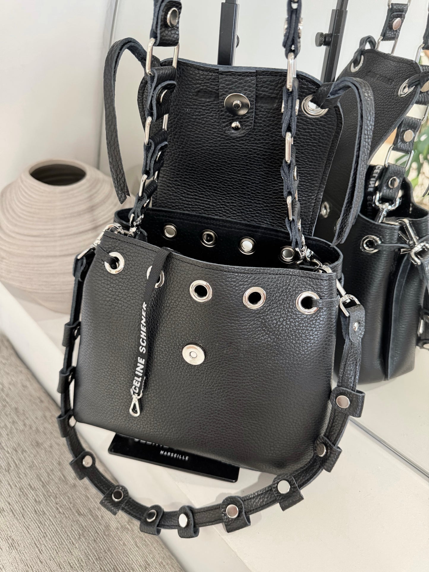 MIAMI BLACK