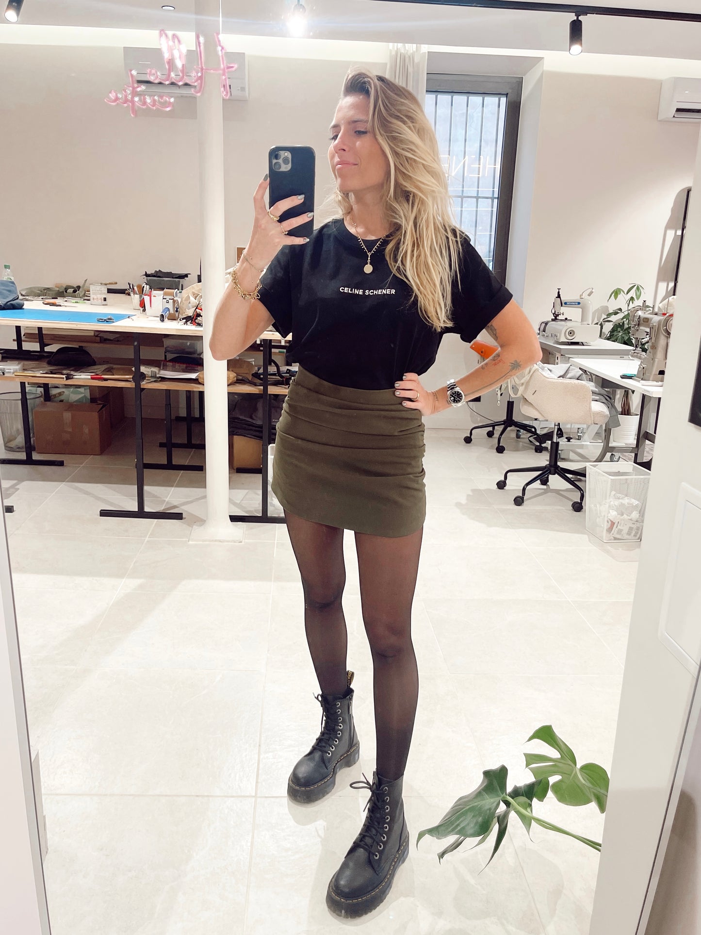 BLACK TEESHIRT