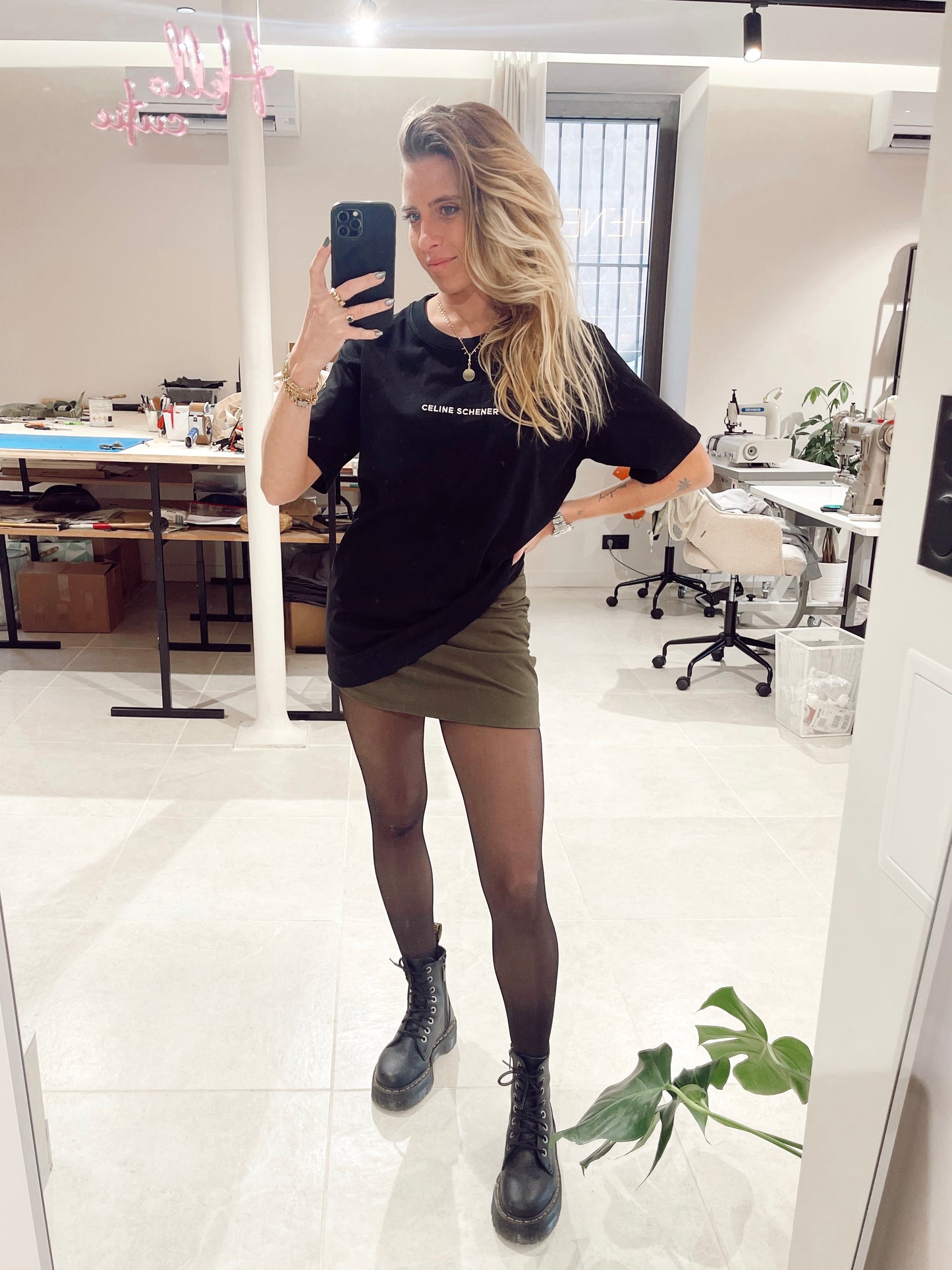 BLACK TEESHIRT