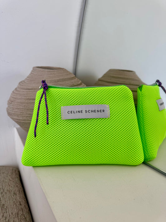 POCHETTE EN MESH FLUO