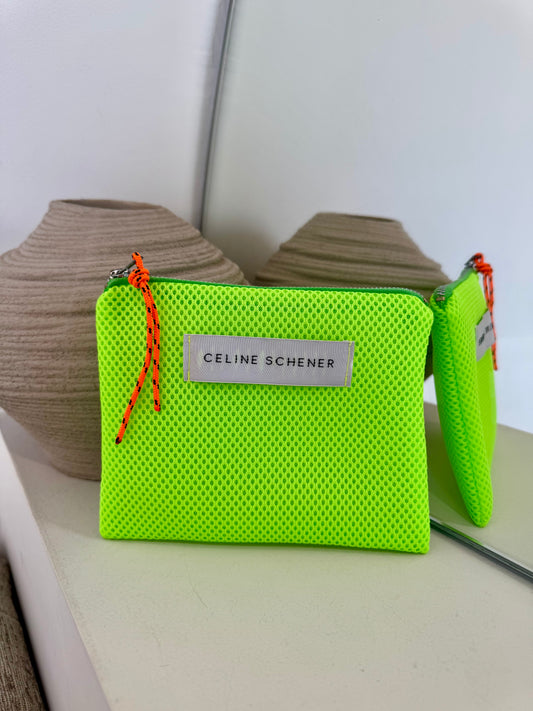 POCHETTE EN MESH FLUO