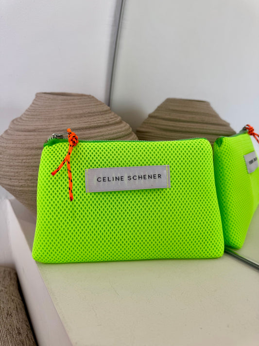 POCHETTE EN MESH FLUO