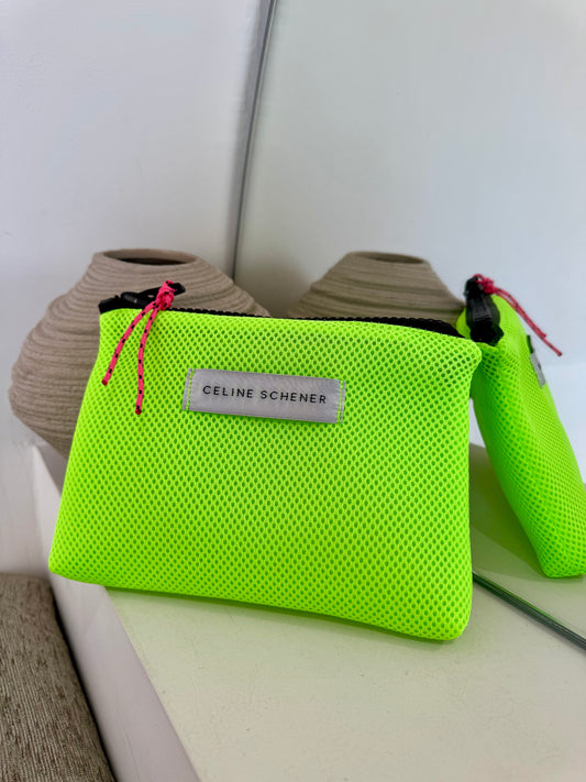 POCHETTE EN MESH FLUO