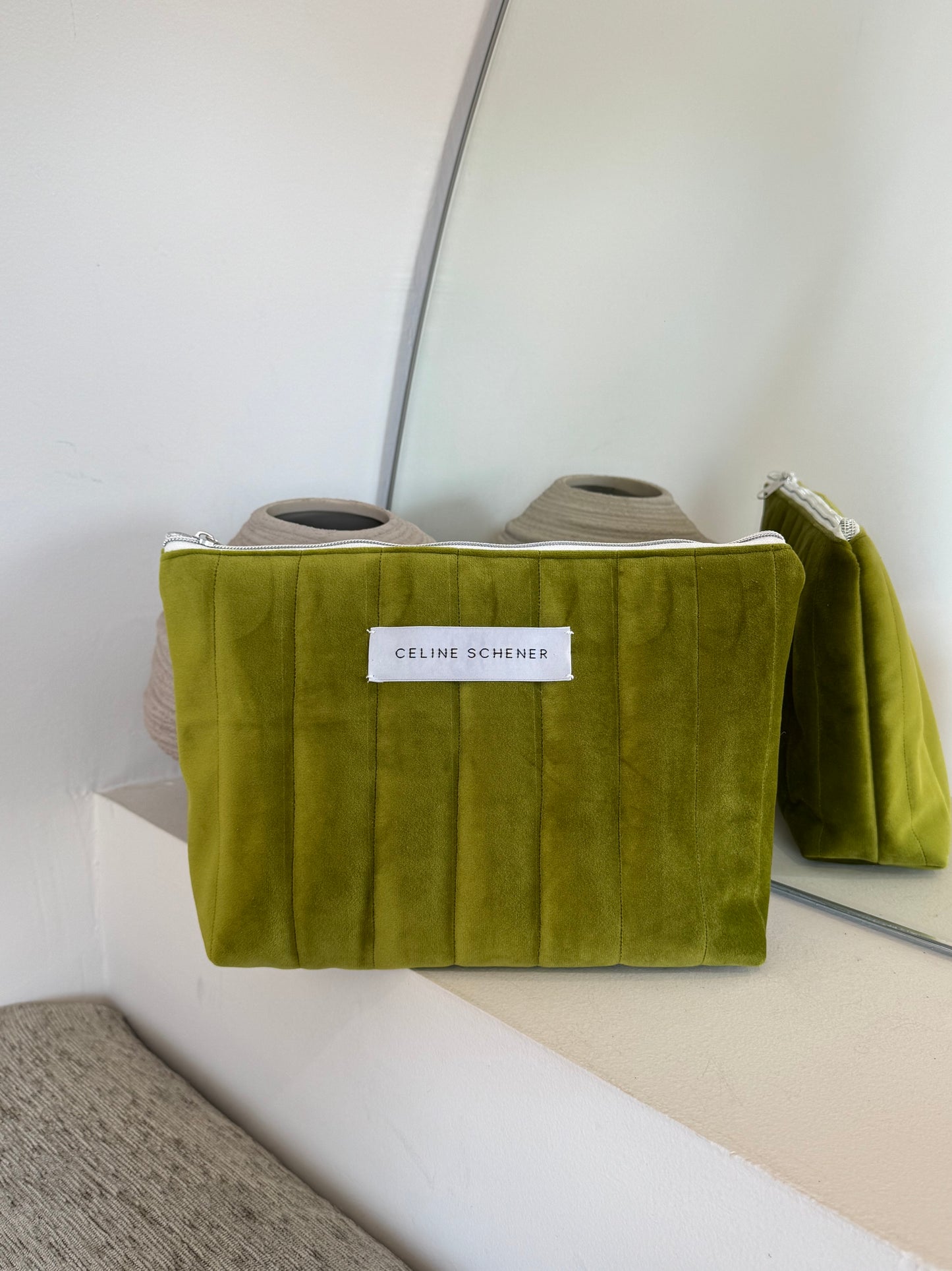 GRANDE TROUSSE MATELASSÉE EN VELOUR VERTE