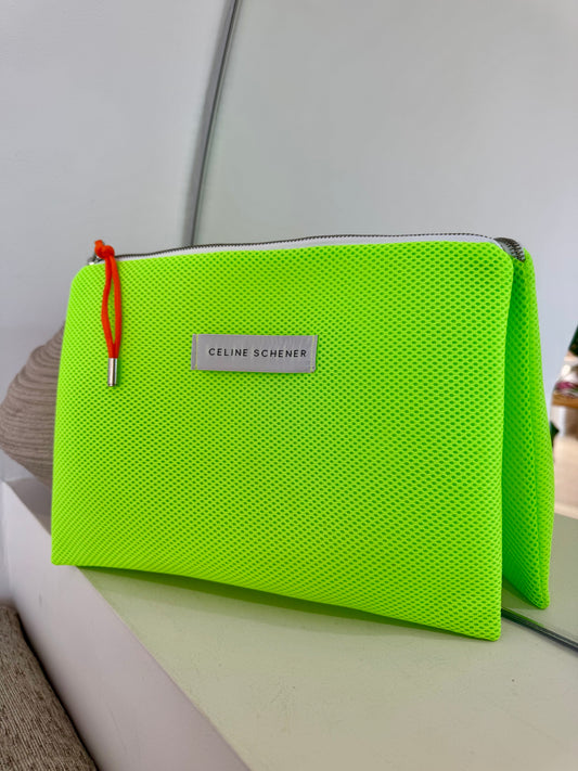 GRANDE POCHETTE EN MESH FLUO