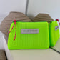 POCHETTE EN MESH FLUO