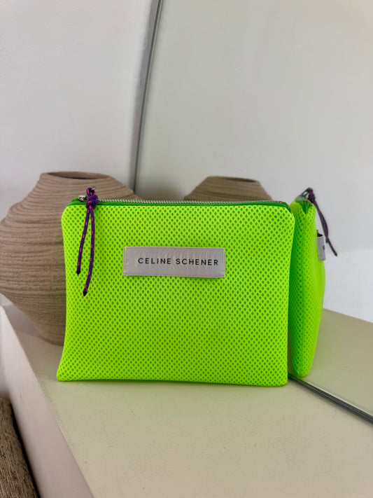 POCHETTE EN MESH FLUO