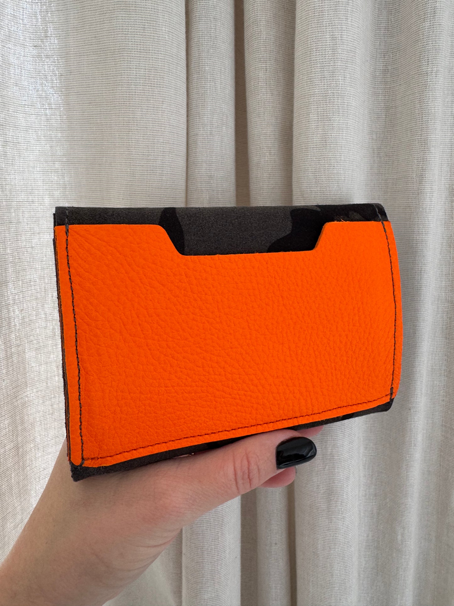 PORTE MONNAIE CAMO + ORANGE